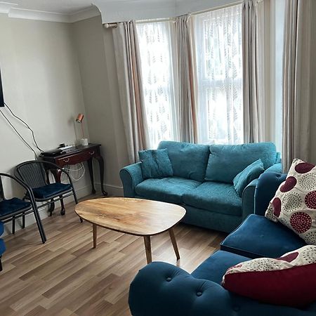 Relaxing Home - 7-10Min To Bournemouth Sandy Beach By Car - Private Garden, Parking And Spa Bagian luar foto