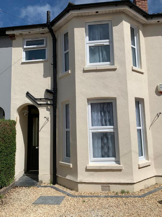 Relaxing Home - 7-10Min To Bournemouth Sandy Beach By Car - Private Garden, Parking And Spa Bagian luar foto