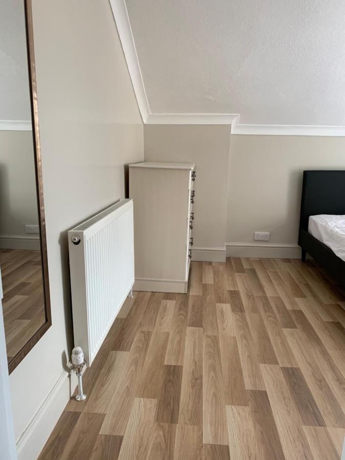 Relaxing Home - 7-10Min To Bournemouth Sandy Beach By Car - Private Garden, Parking And Spa Bagian luar foto